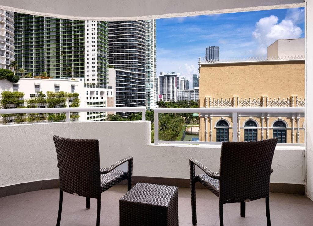 DoubleTree by Hilton Grand Hotel Biscayne Bay - 22