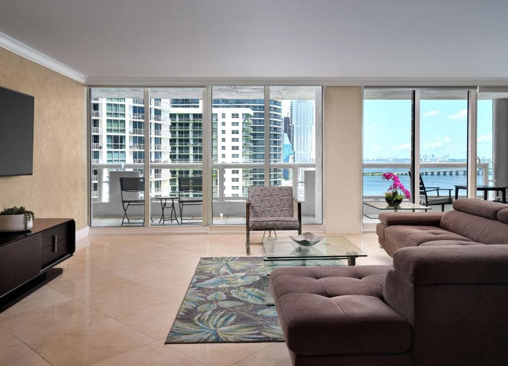 DoubleTree by Hilton Grand Hotel Biscayne Bay - 34