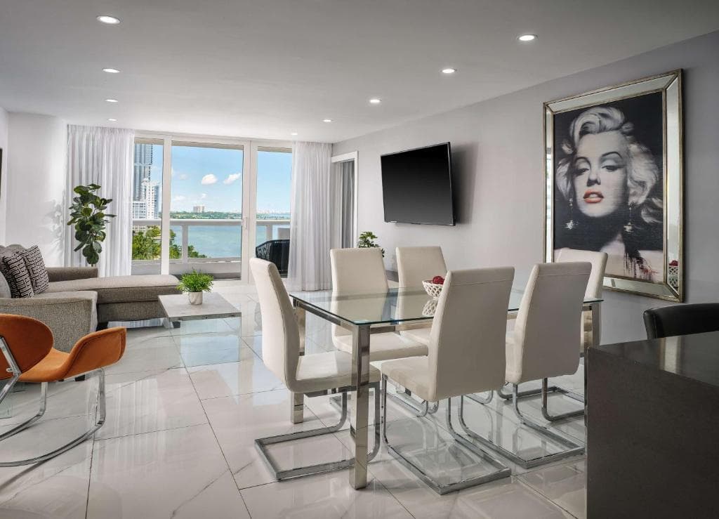 DoubleTree by Hilton Grand Hotel Biscayne Bay - 39