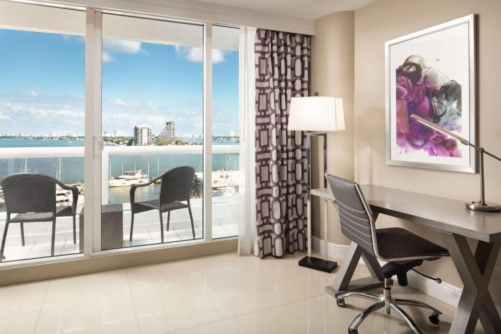 DoubleTree by Hilton Grand Hotel Biscayne Bay - 44