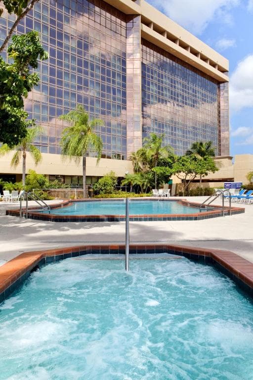 DoubleTree by Hilton Hotel Miami Airport & Convention Center - 9