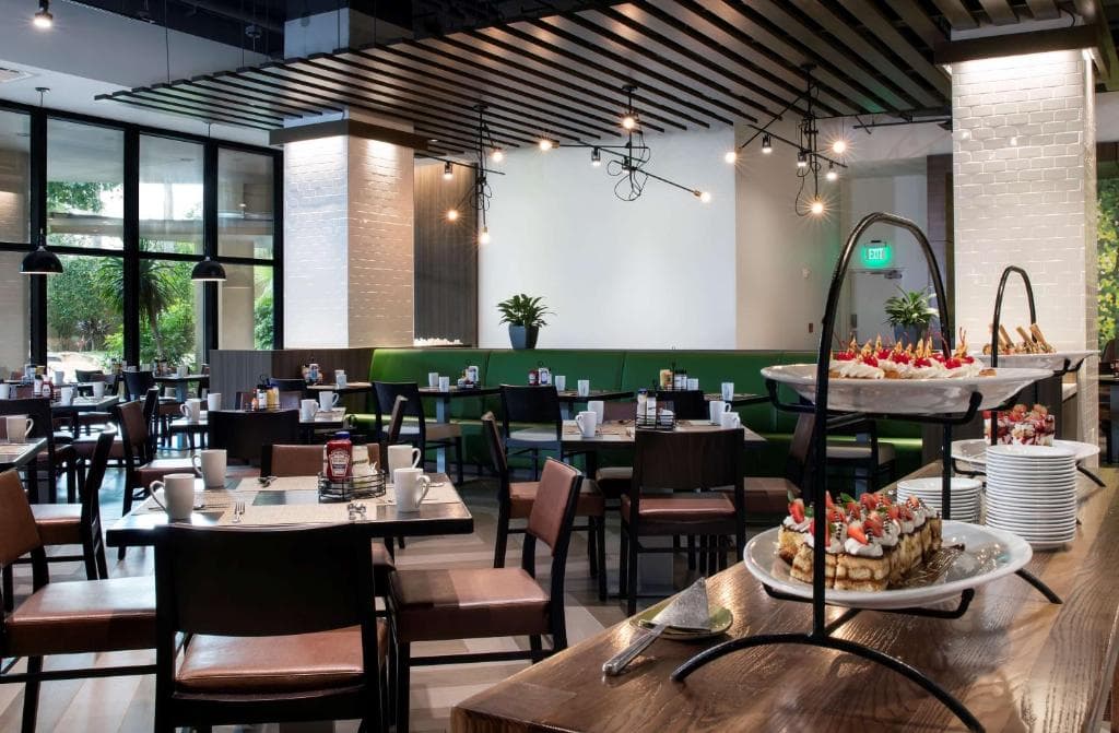 DoubleTree by Hilton Hotel Miami Airport & Convention Center - 21