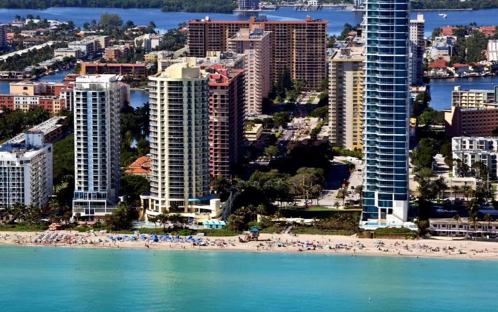DoubleTree by Hilton Ocean Point Resort - North Miami Beach - 3