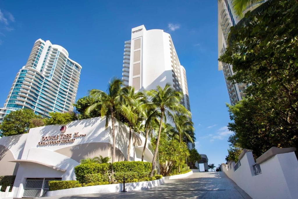 DoubleTree by Hilton Ocean Point Resort - North Miami Beach - 11