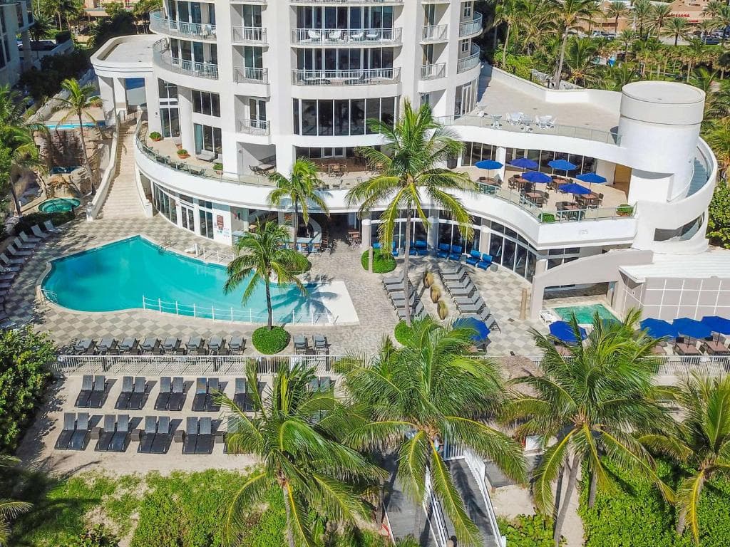 DoubleTree by Hilton Ocean Point Resort - North Miami Beach - 17