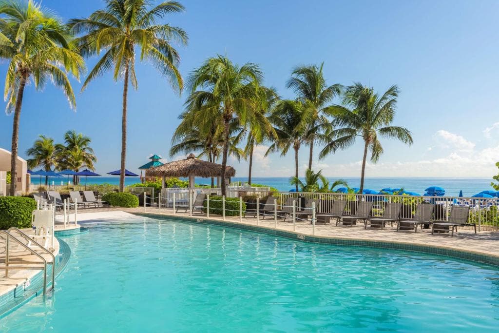 DoubleTree by Hilton Ocean Point Resort - North Miami Beach - 18
