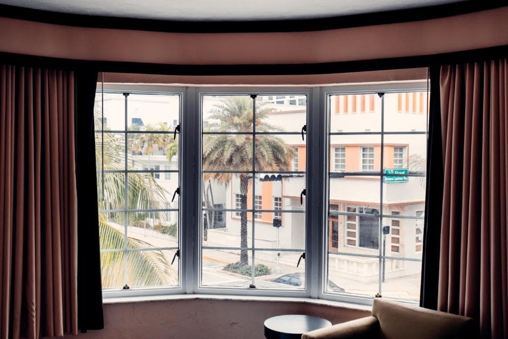 Essex House Hotel - 8