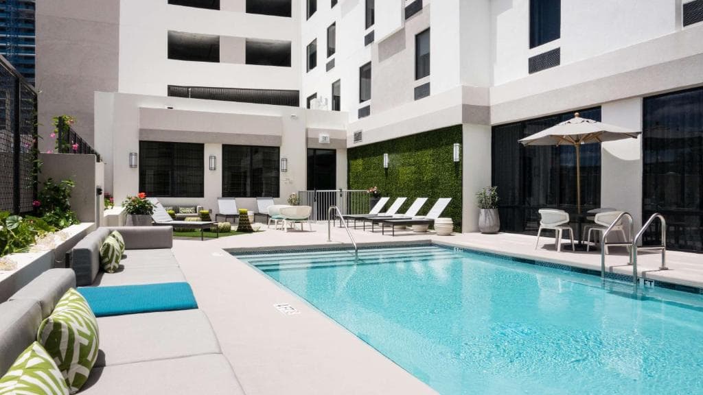 Hampton Inn & Suites Miami Wynwood Design District - 9