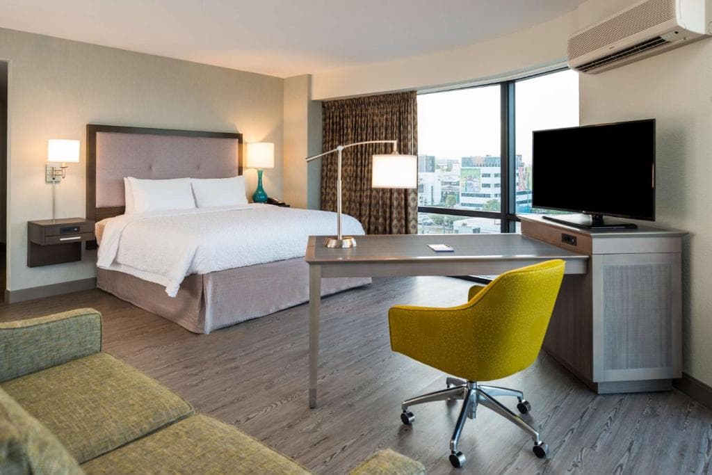 Hampton Inn & Suites Miami Wynwood Design District - 24