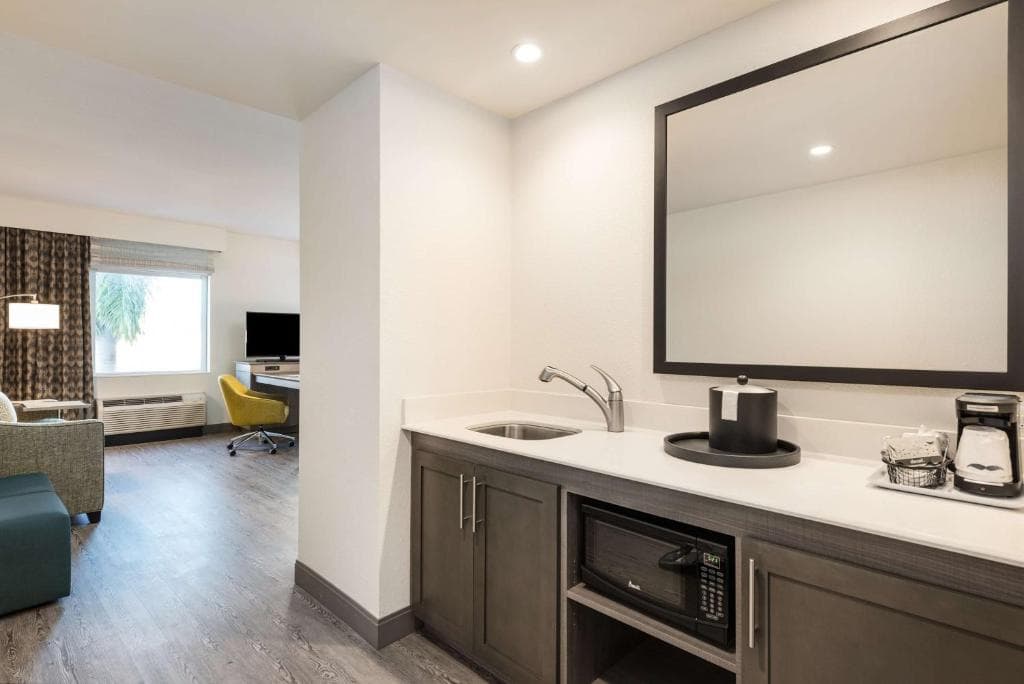 Hampton Inn & Suites Miami Wynwood Design District - 40