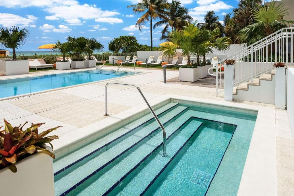 Hilton Cabana Miami Beach - 32