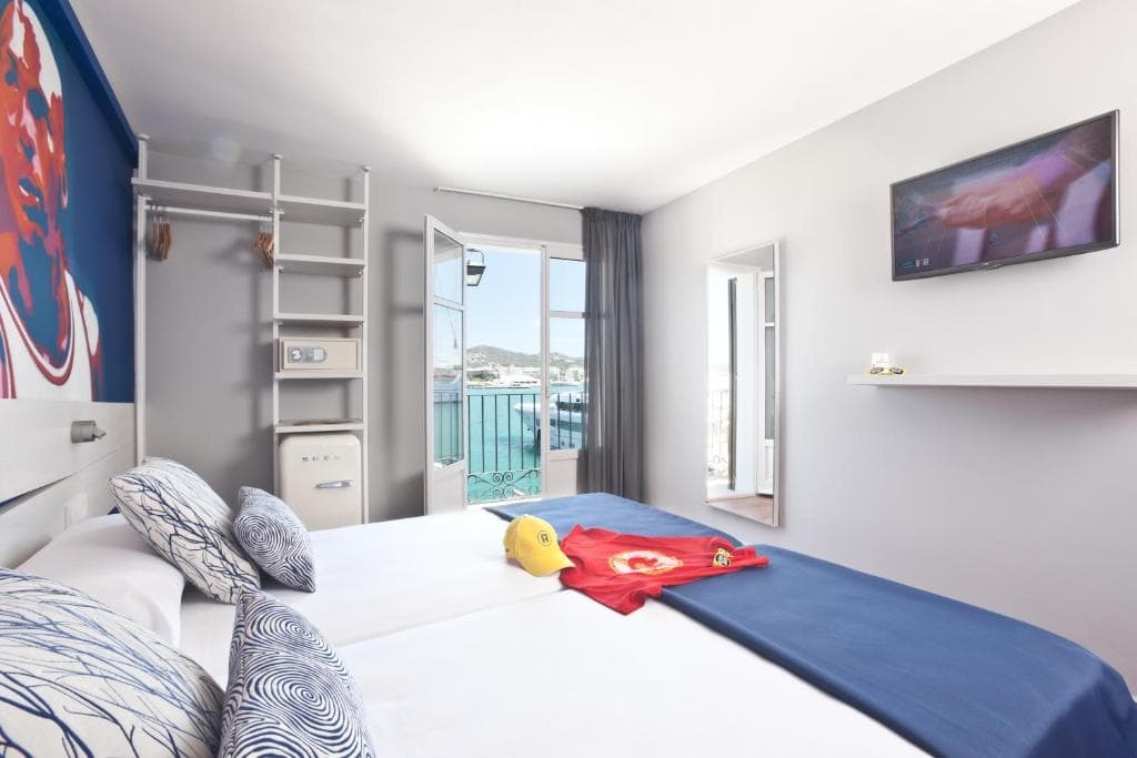Ryans La Marina - 6