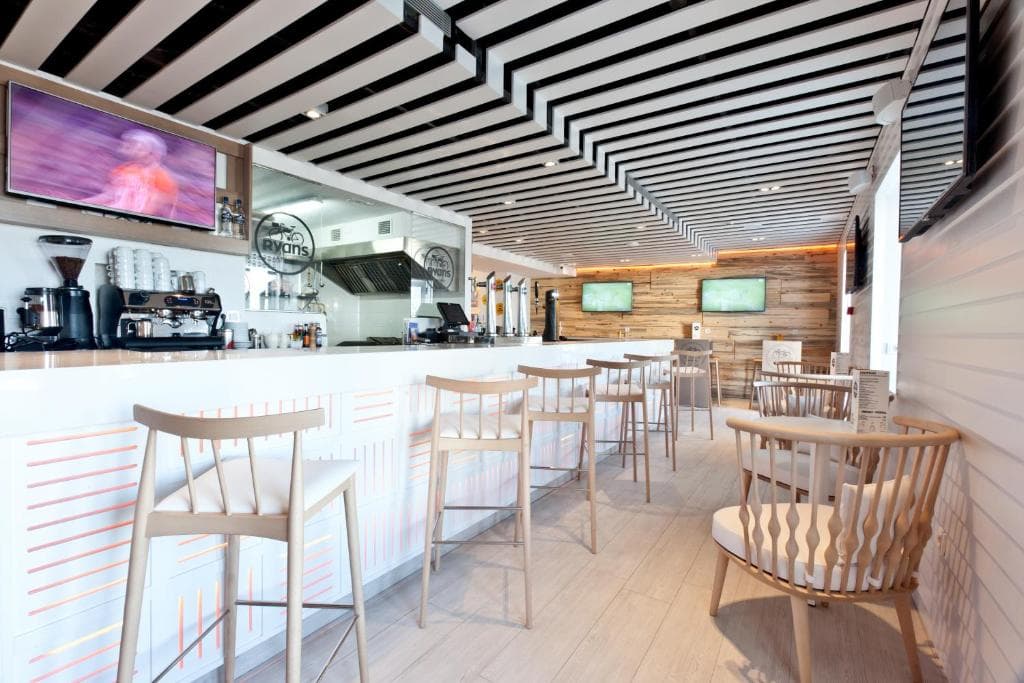 Ryans La Marina - 17