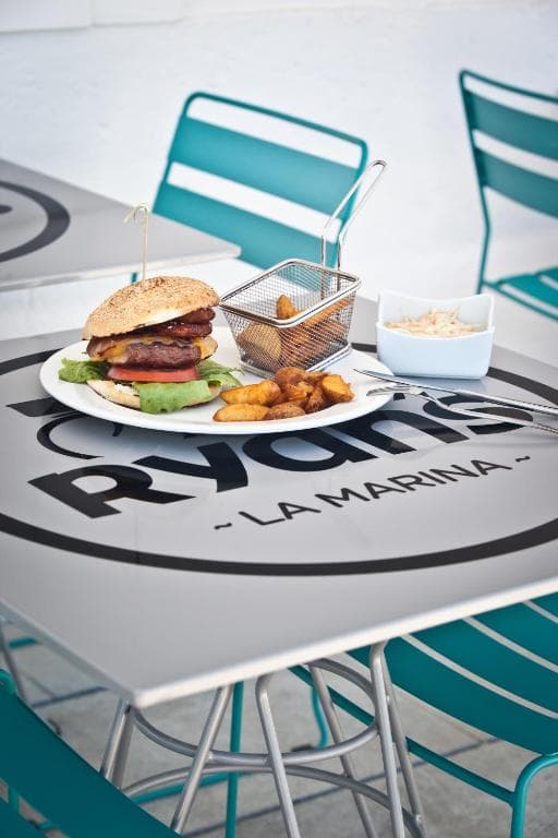 Ryans La Marina - 21