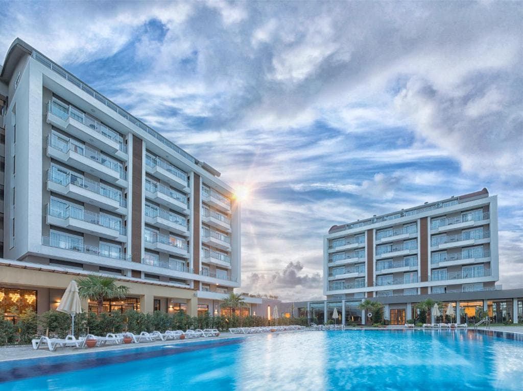 Greenwood Suites Resort - 9