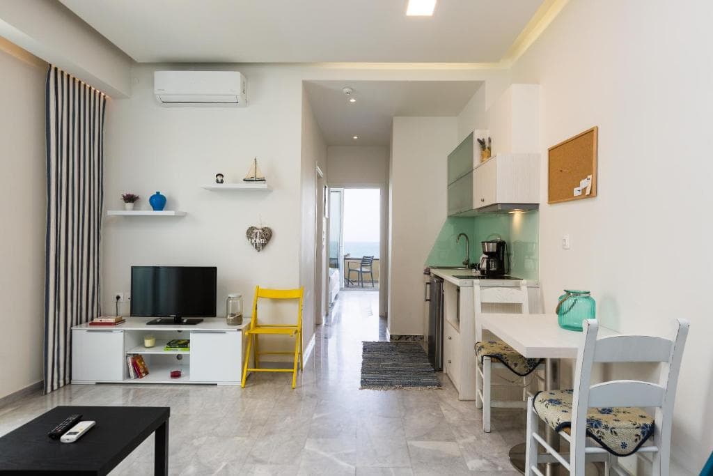 Meltemi Coast Suites - 13