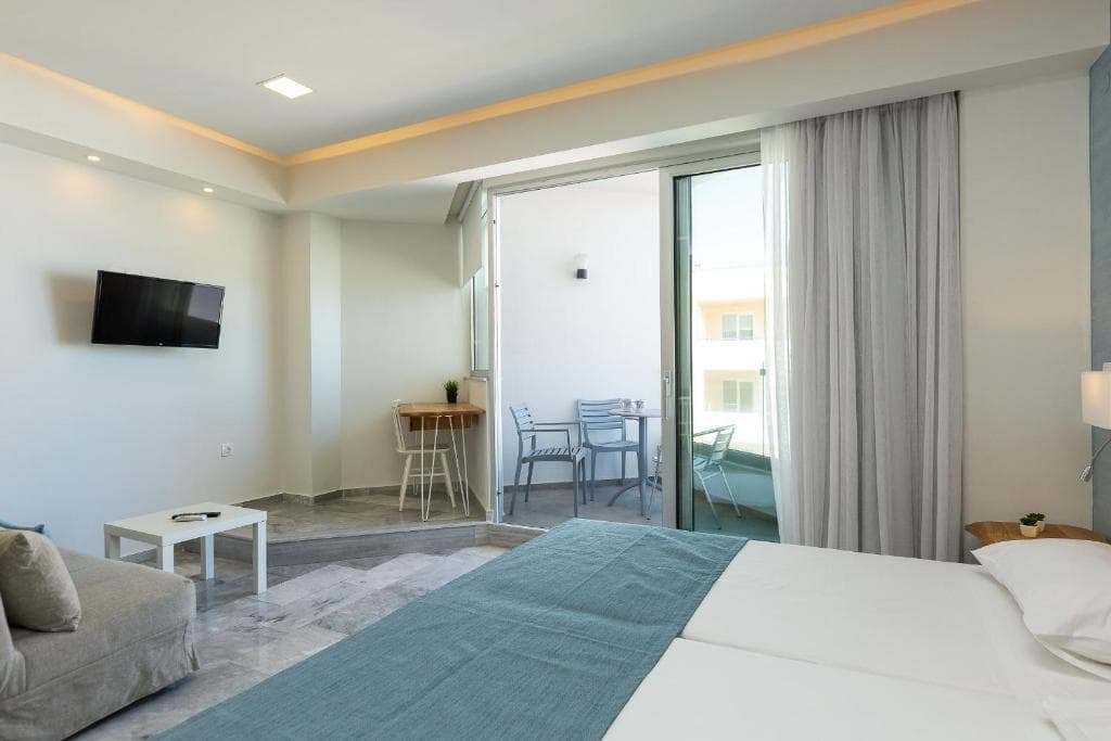 Meltemi Coast Suites - 33