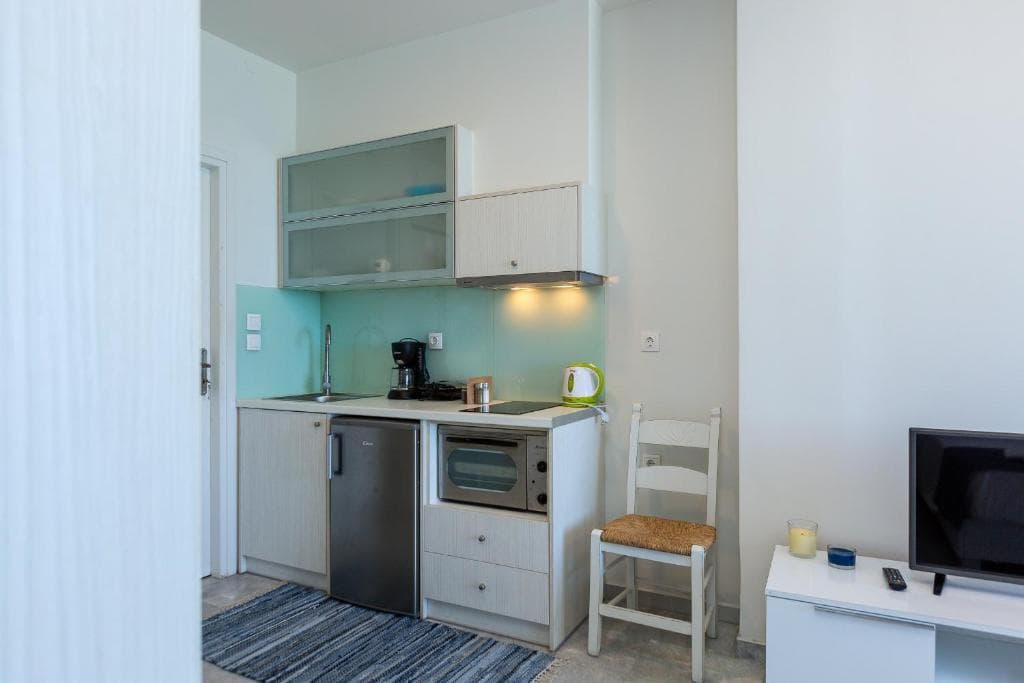 Meltemi Coast Suites - 37