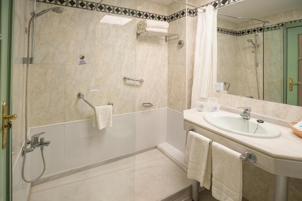 Hotel Angela - Adults Recommended - 9