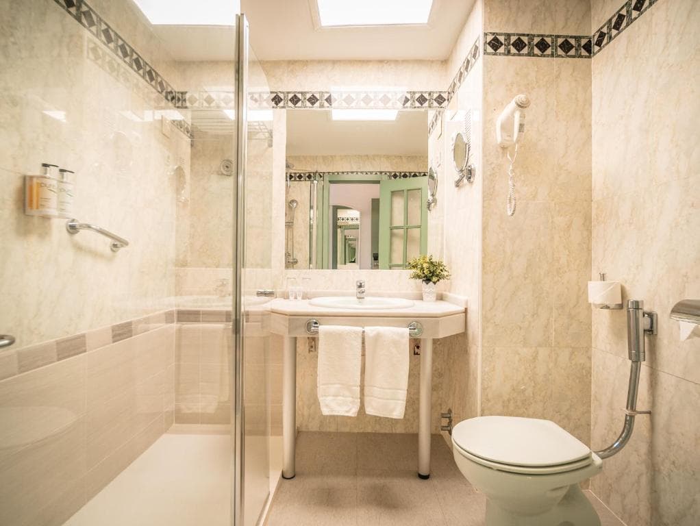 Hotel Angela - Adults Recommended - 19