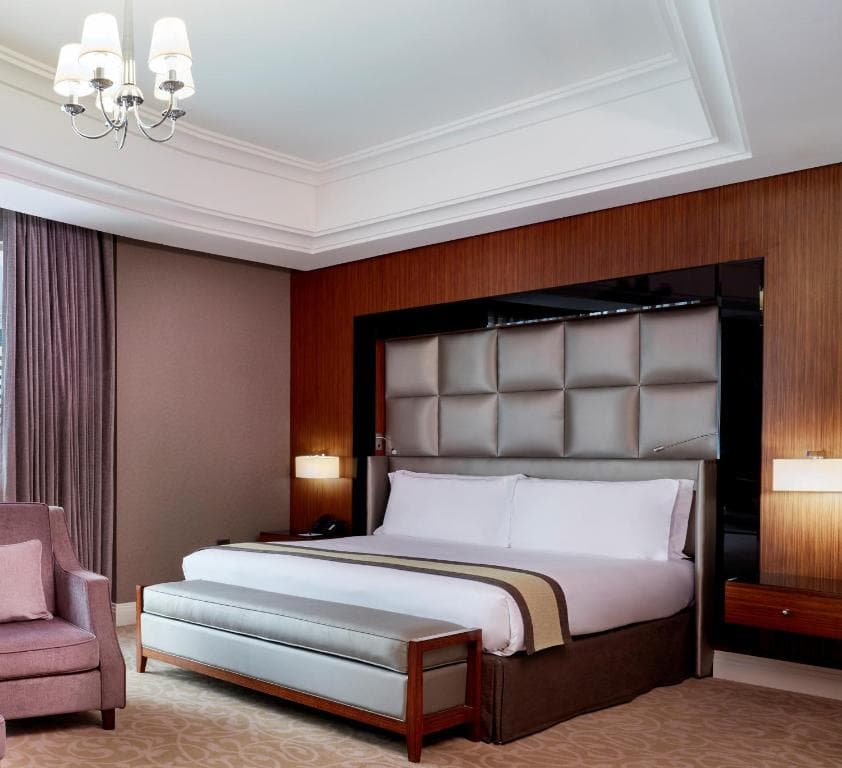 Crowne Plaza Doha West Bay - 9