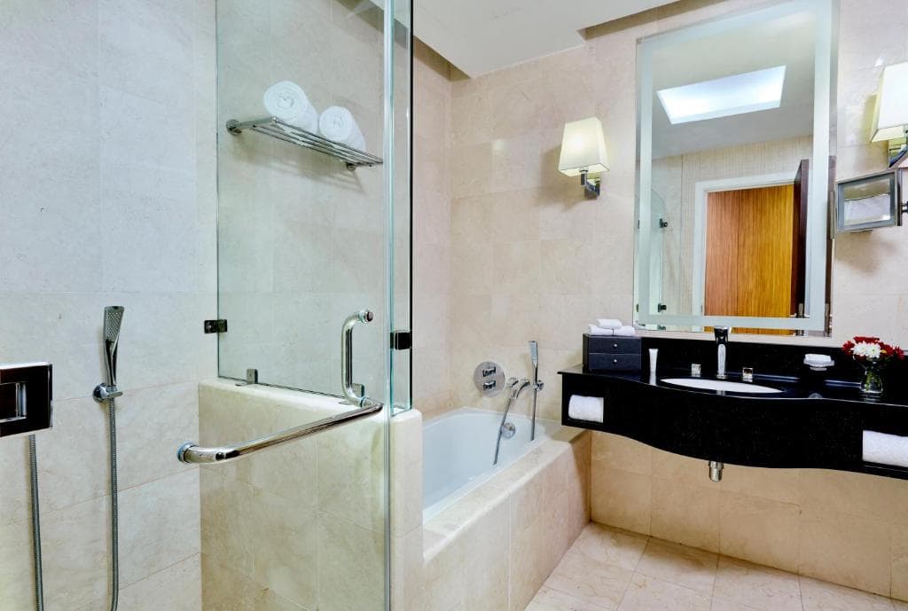 Crowne Plaza Doha West Bay - 42