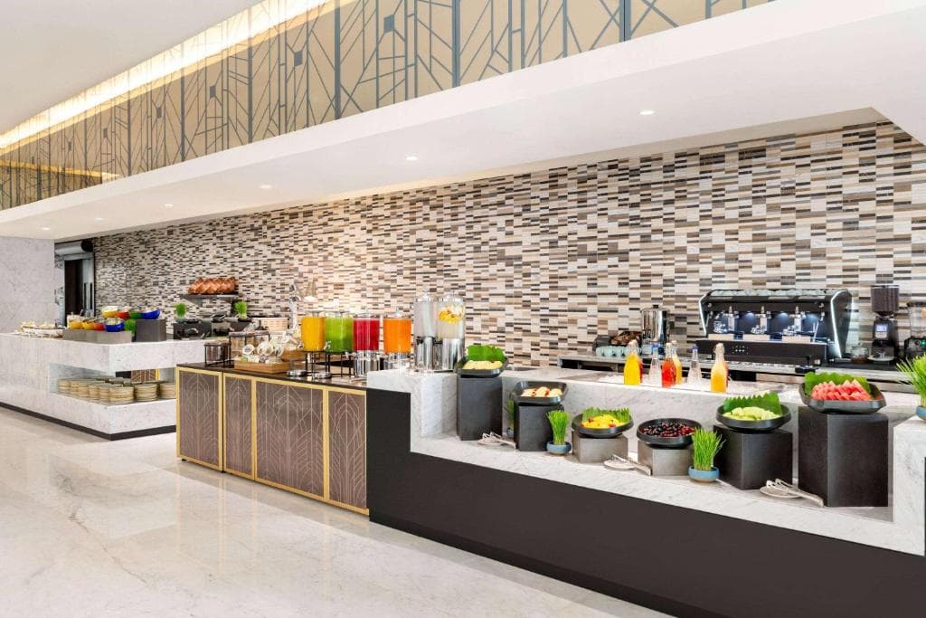 Wyndham Grand Doha West Bay Beach - 23