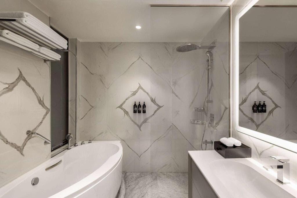 Wyndham Grand Doha West Bay Beach - 45