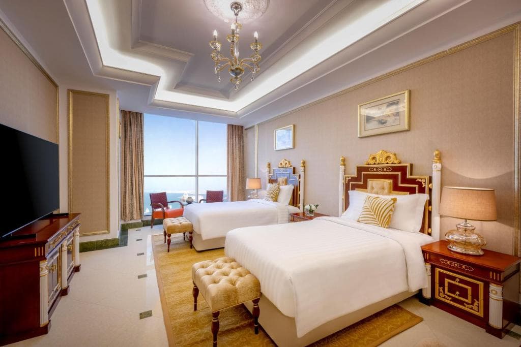 Dusit Hotel & Suites Doha - 5
