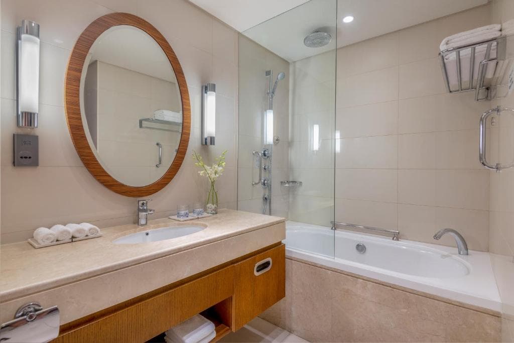 Crowne Plaza Doha The Business Park - 8