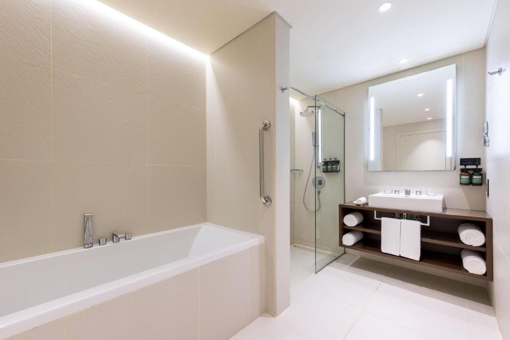 voco Doha West Bay Suites, an IHG Hotel - 32