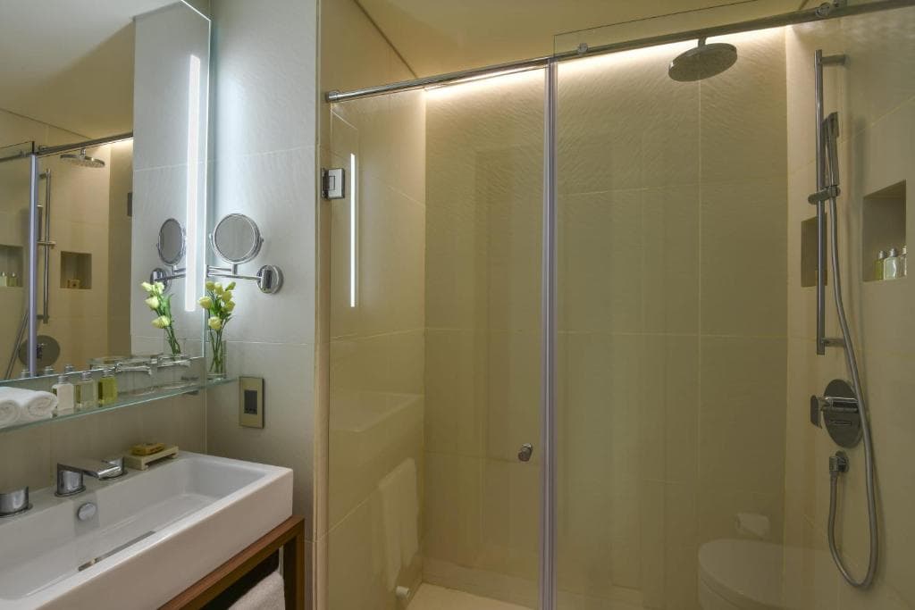 voco Doha West Bay Suites, an IHG Hotel - 36