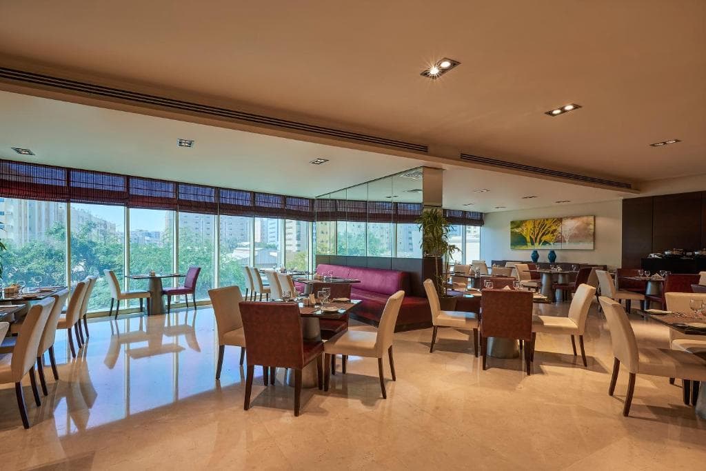 Safir Hotel Doha - 4