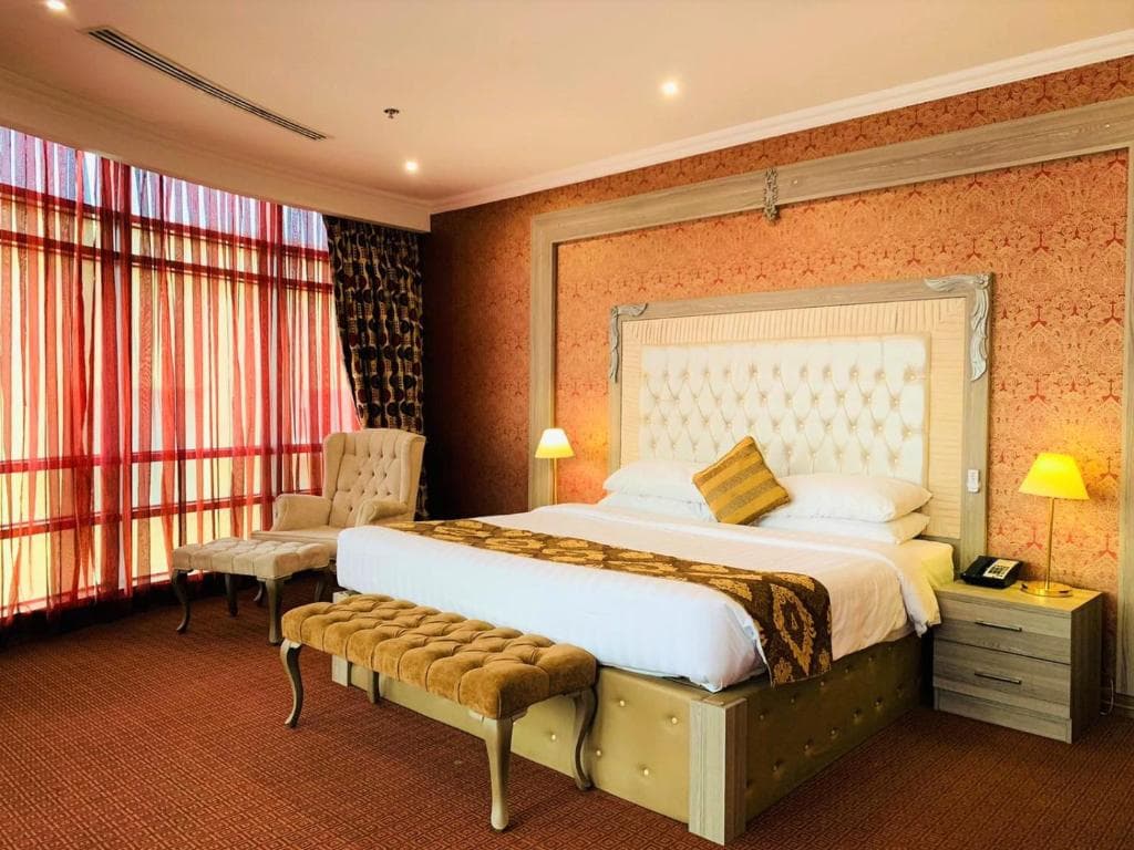 Sapphire Plaza Hotel - 17