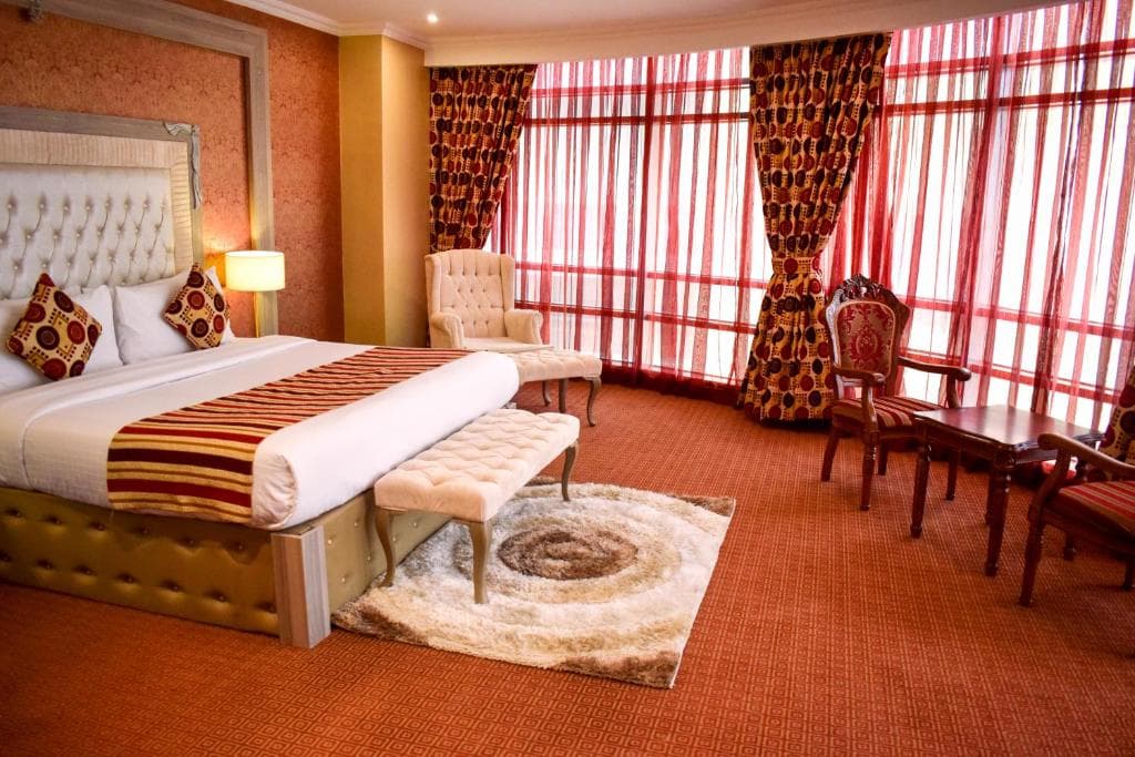 Sapphire Plaza Hotel - 28
