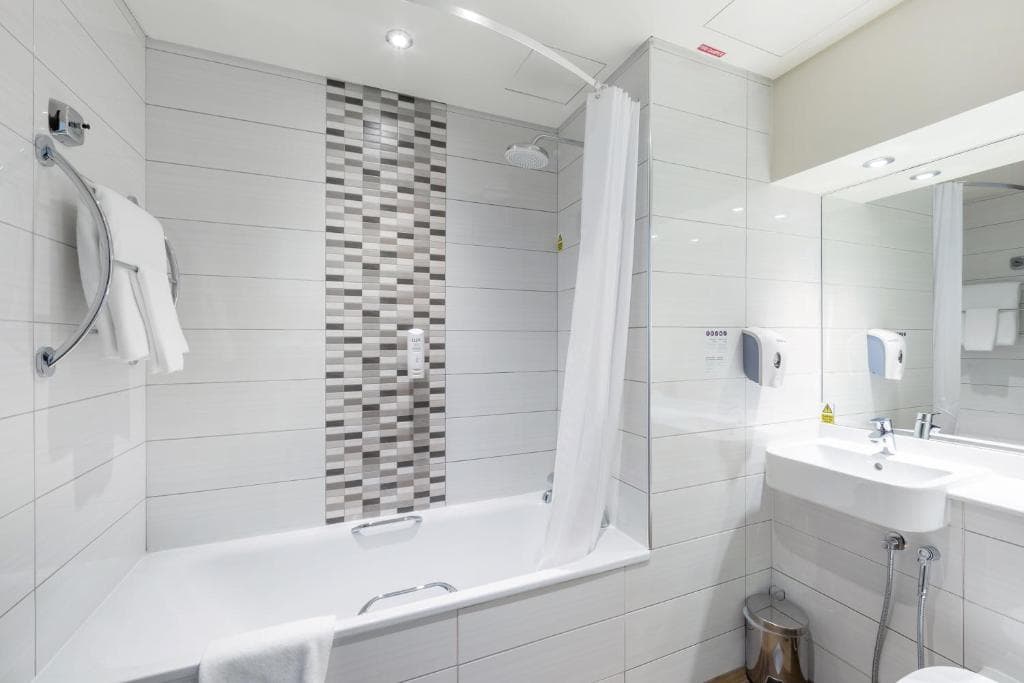 Premier Inn Doha Airport - 11