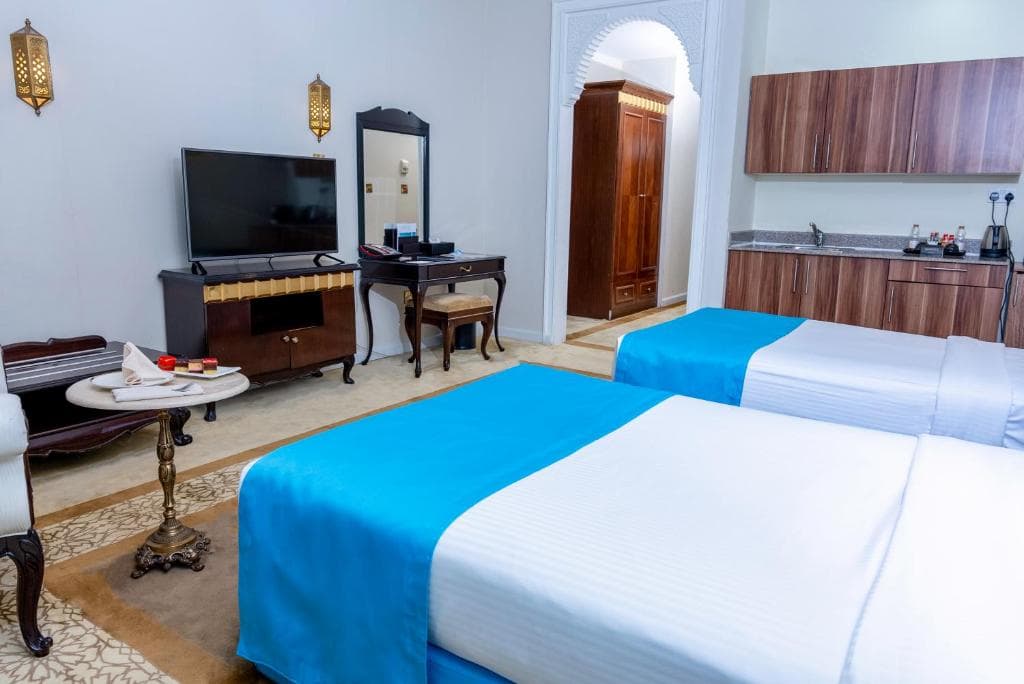 Saraya Corniche Hotel - 8