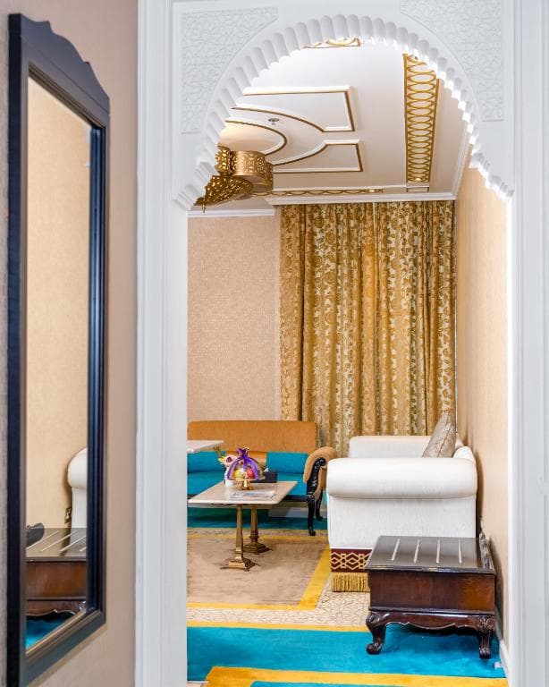 Saraya Corniche Hotel - 19