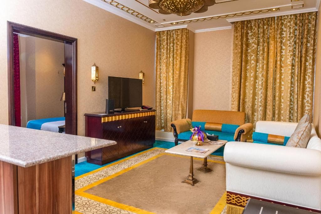 Saraya Corniche Hotel - 20