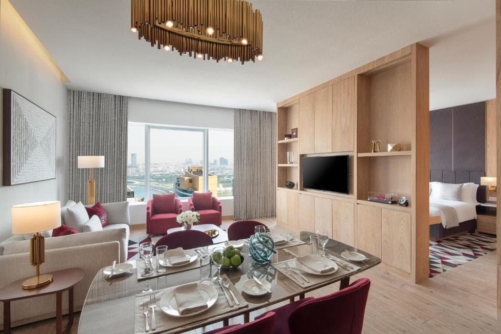 The Bentley Luxury Hotel & Suites - 11