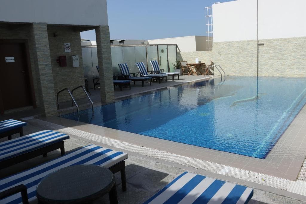 Strato Hotel by Warwick - 4