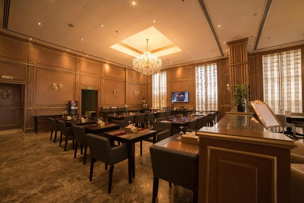 Strato Hotel by Warwick - 6