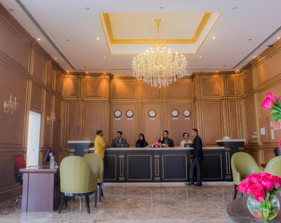 Strato Hotel by Warwick - 8