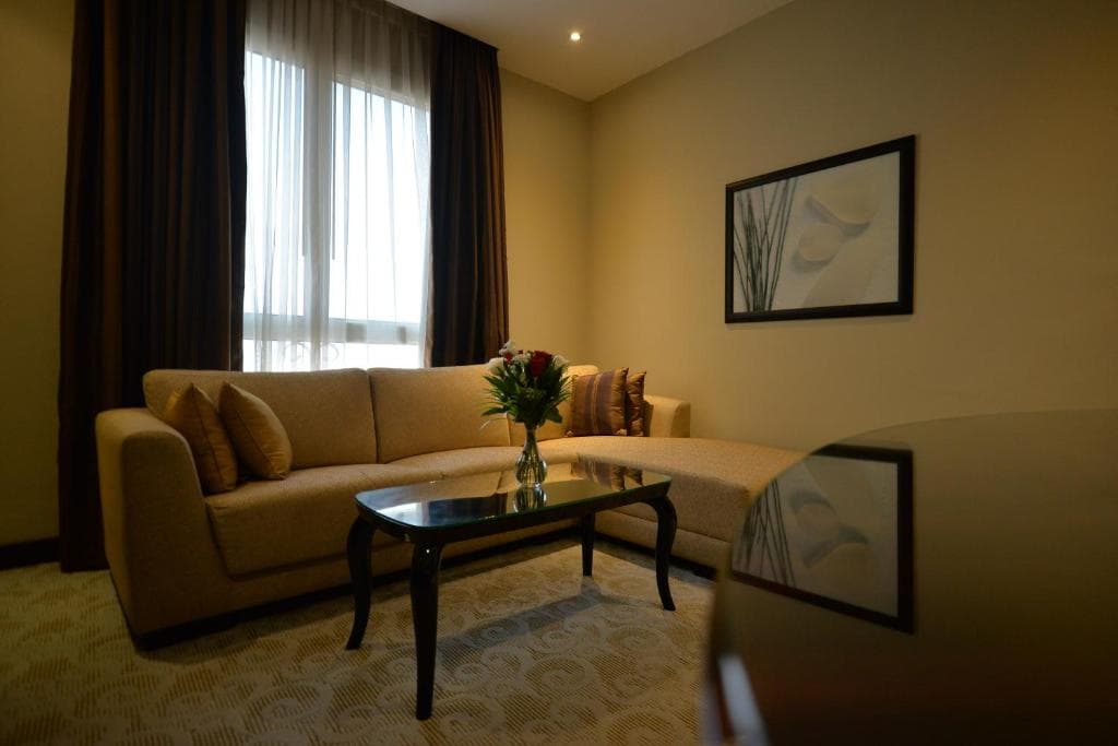 Strato Hotel by Warwick - 13