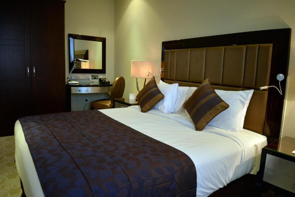 Strato Hotel by Warwick - 17
