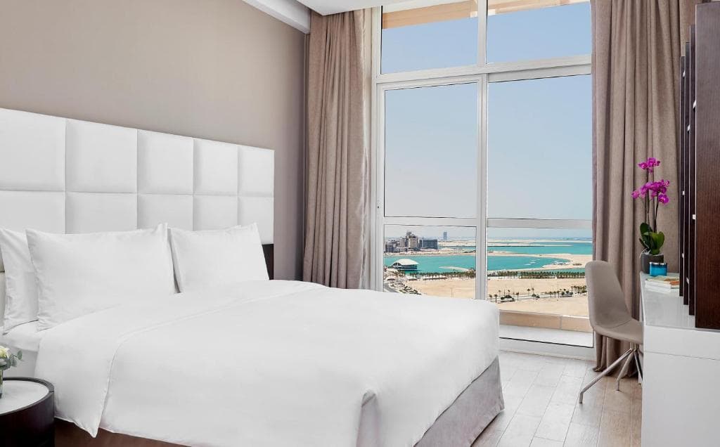 Staybridge Suites - Doha Lusail - 2