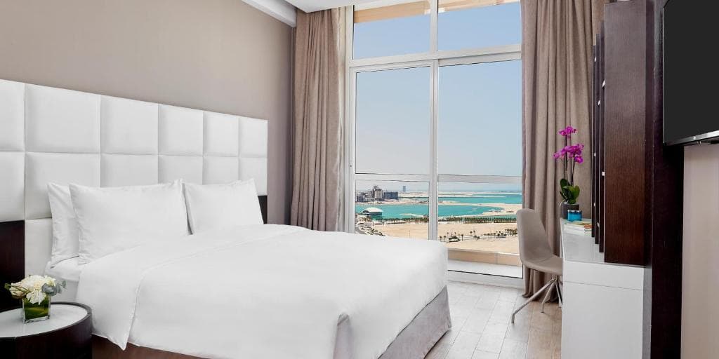 Staybridge Suites - Doha Lusail - 11