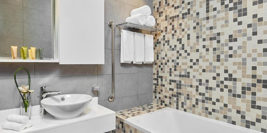 Staybridge Suites - Doha Lusail - 16