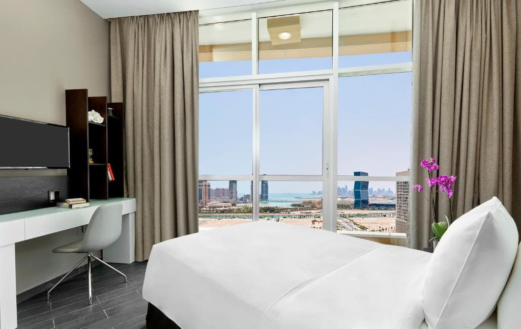 Staybridge Suites - Doha Lusail - 32