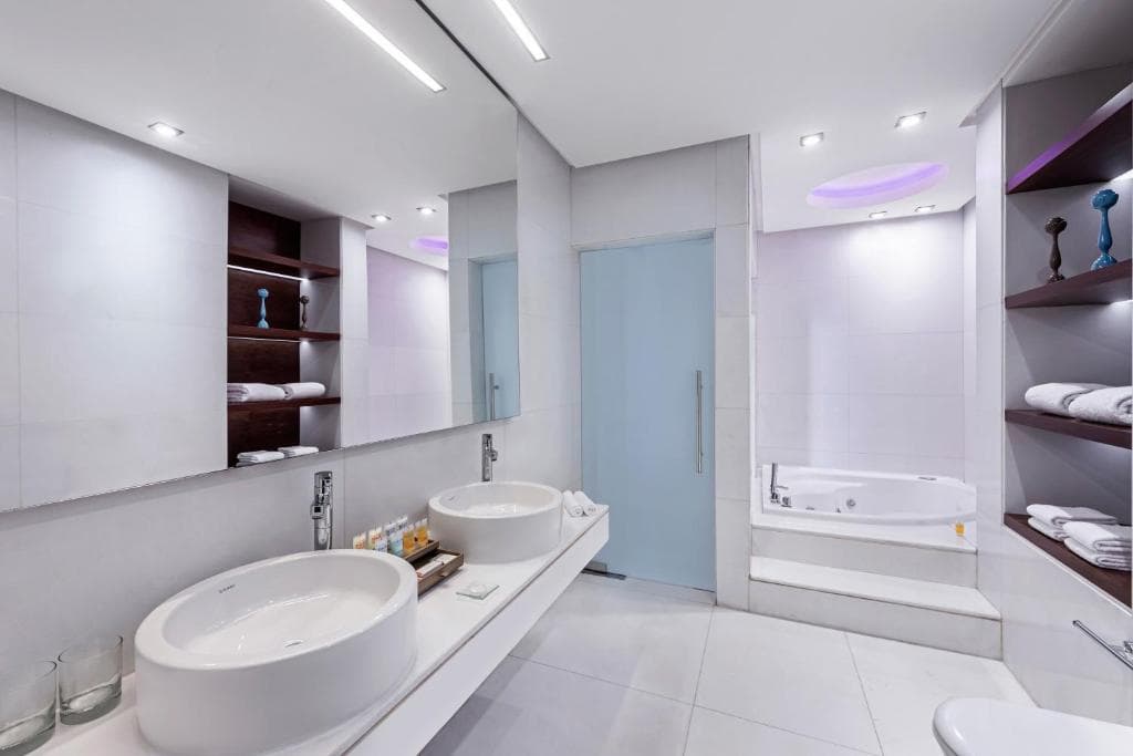 Four Points by Sheraton Doha - 4